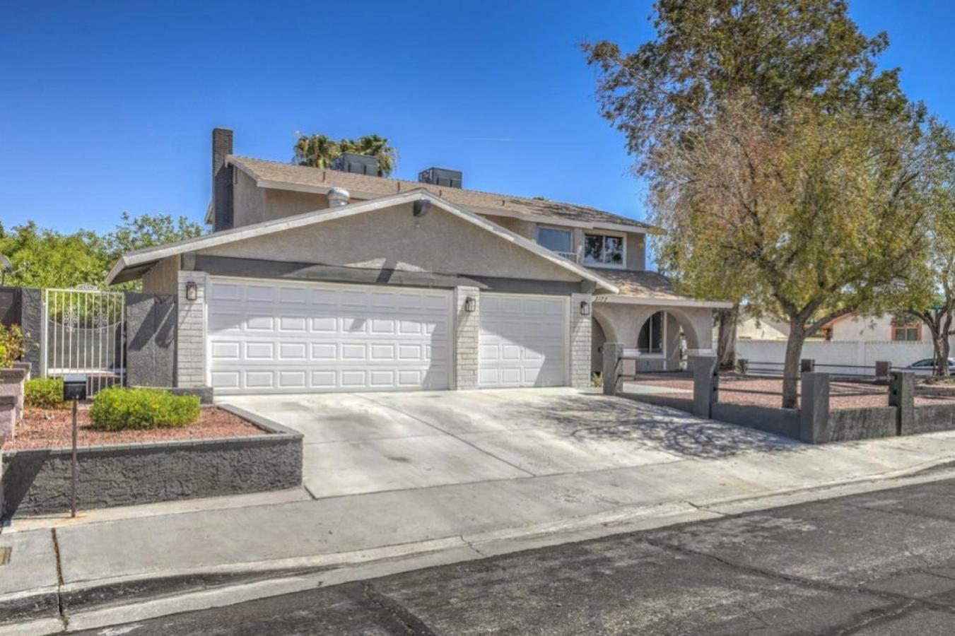 Stunning 4Br Home With Pool 3 Car Garage Upgrades Las Vegas Exterior photo